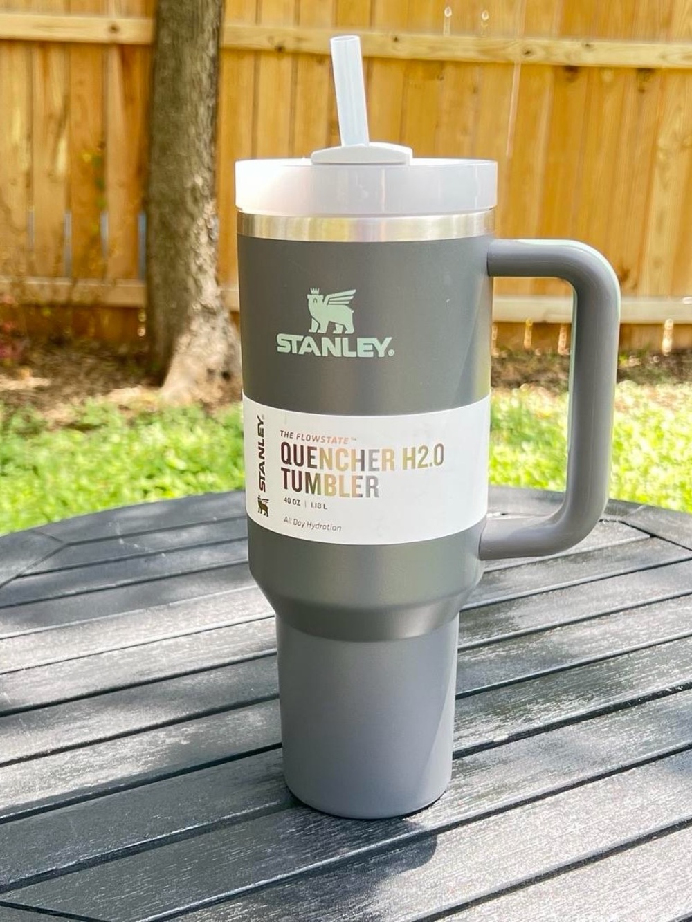 NWT Stanley The Quencher H2.0 Flowstate Tumbler in Charcoal (40 Oz)